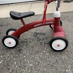 RADIO FLYER Scoot About. 