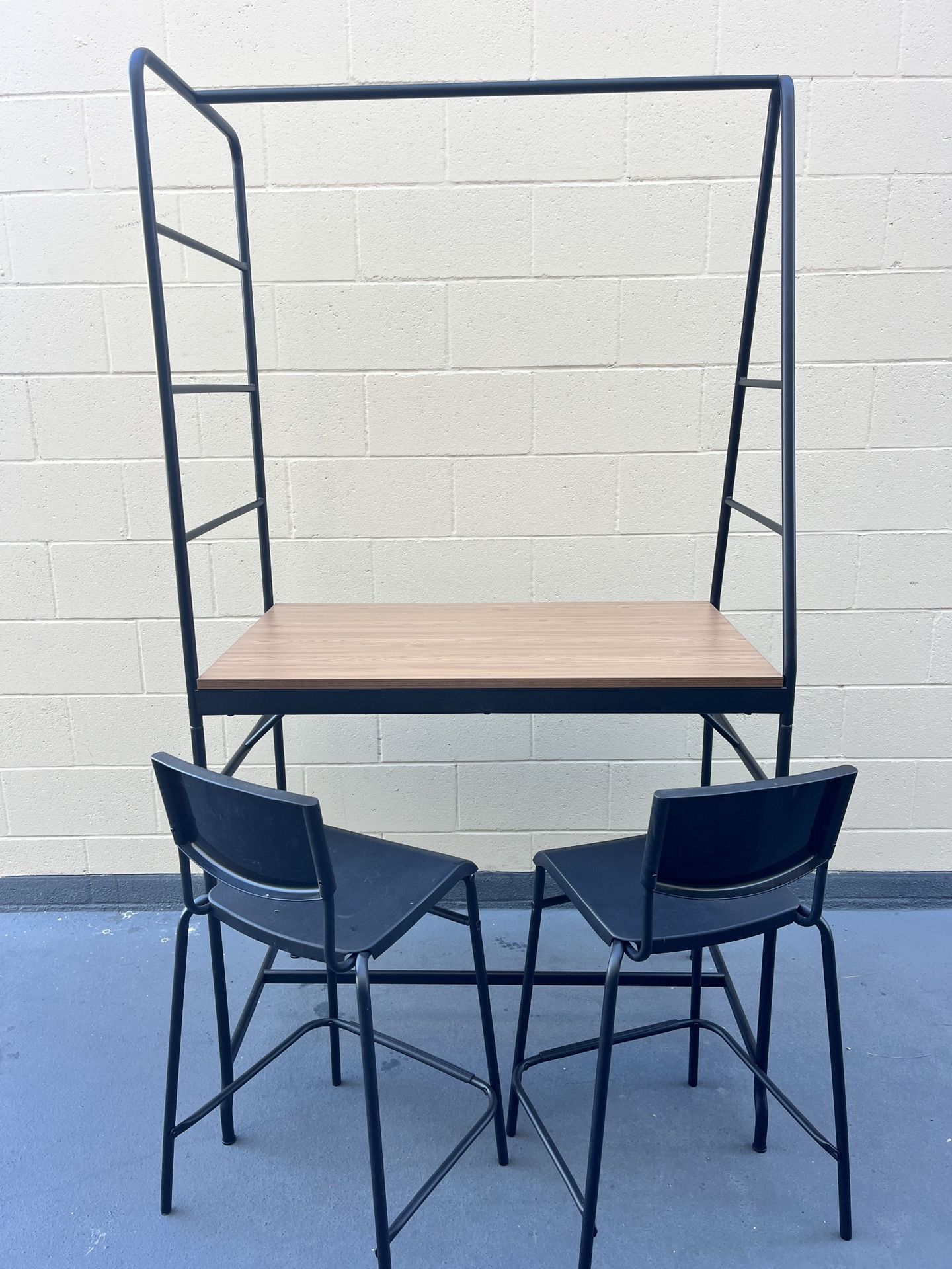 Table And Chairs - Free Delivery 