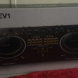 Pioneer DJ DDJ-REV1