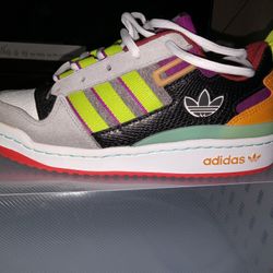 Adidas Size 6. Good Condition $45