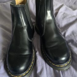 Dr. Martens Chelsea Boots