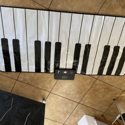 FAO Schwartz Floor Piano 