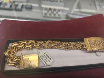 10ksolid gold diamond I'd breaclte with diamond on it 137.7 grams 10 inches layway available 10% Dwon if you interested please make sure you ask for M