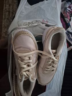 Womans shoes