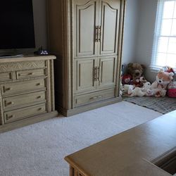 Armoire / Wardrobe Cabinet 