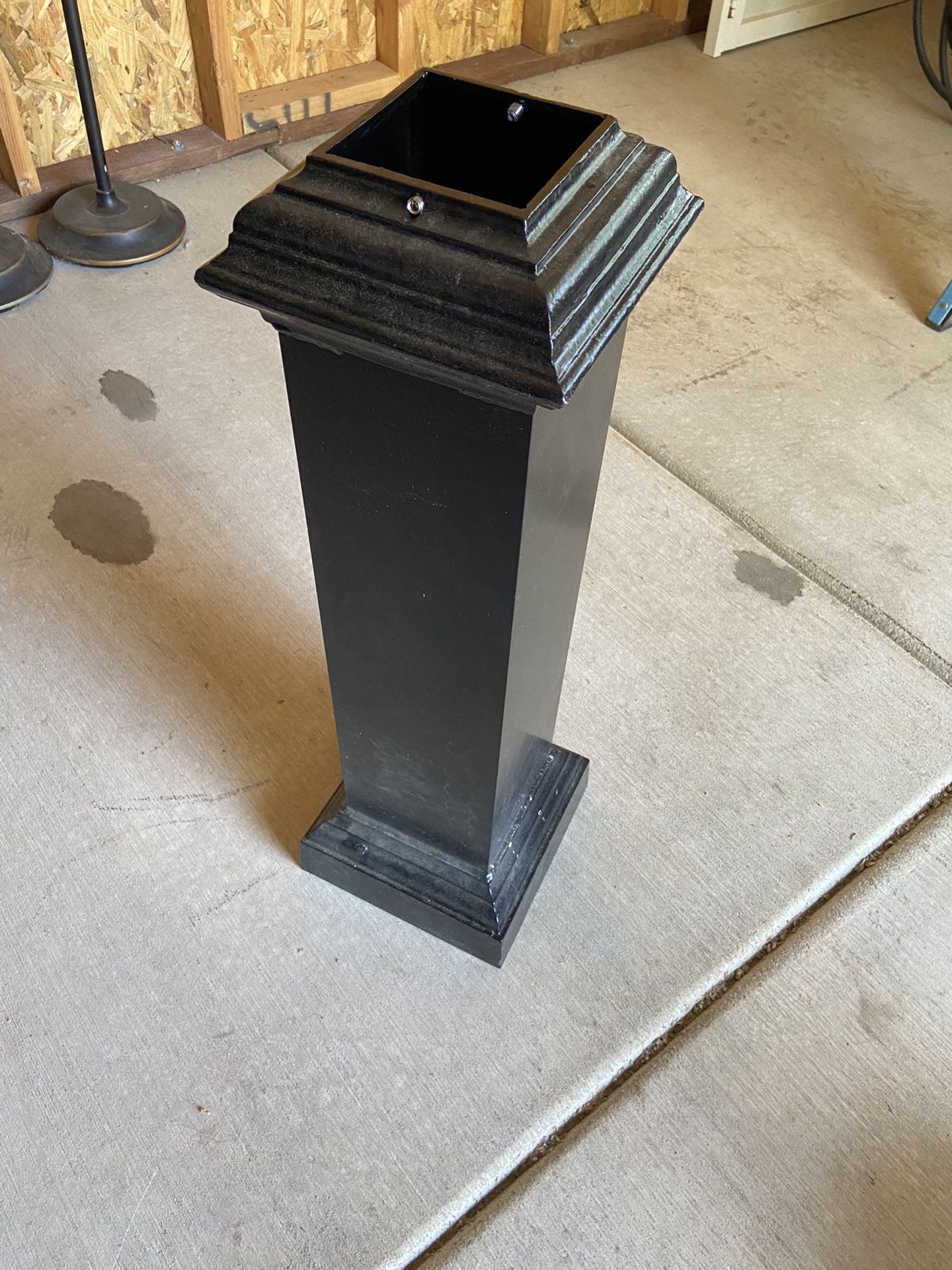 (4)- 4x4 post metal decorates 30” tall