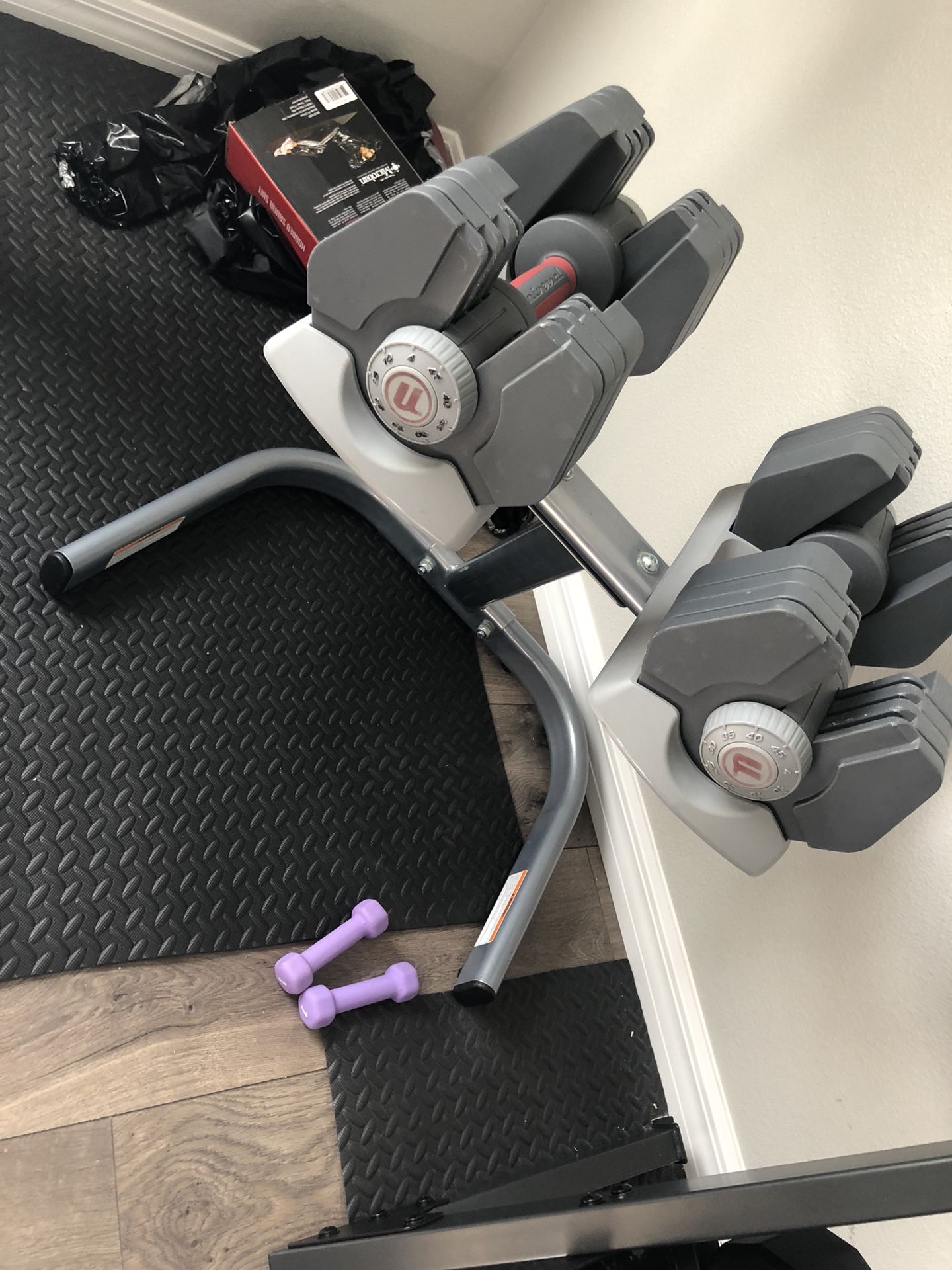 Nautilus Universal Adjustable Dumbbells Plus Stand
