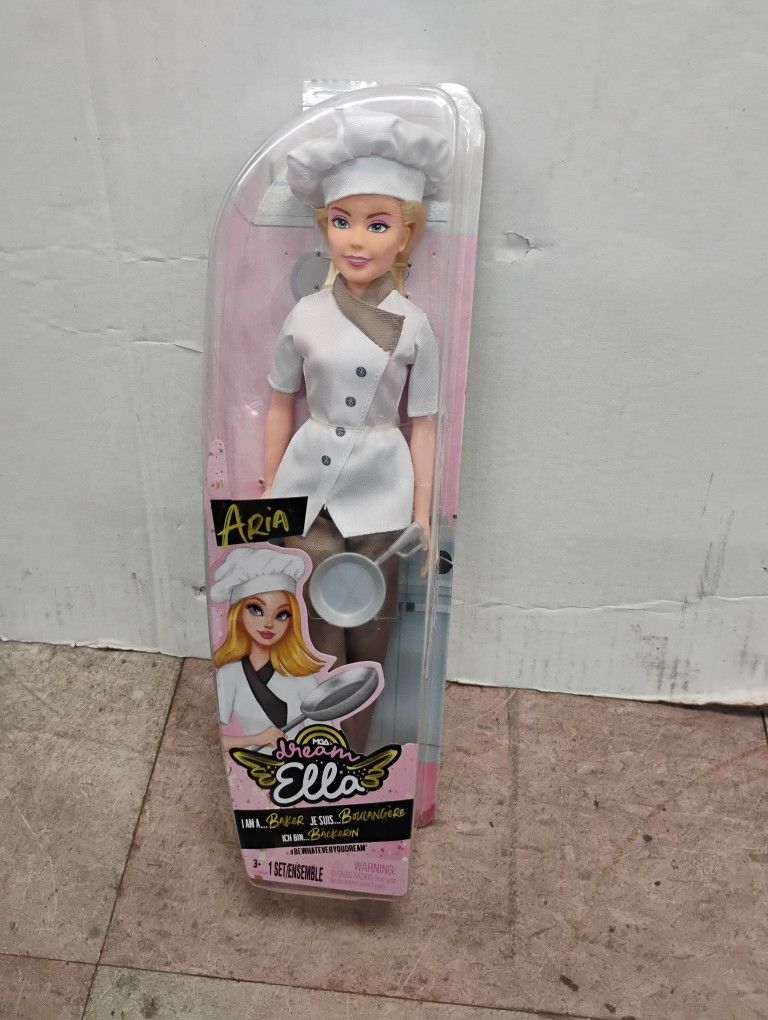 MGA's Dream Ella I AM A Baker Aria Fashion Doll, Includes Chef Outfit Set New