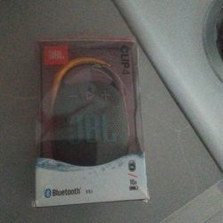 JBL Clip 4