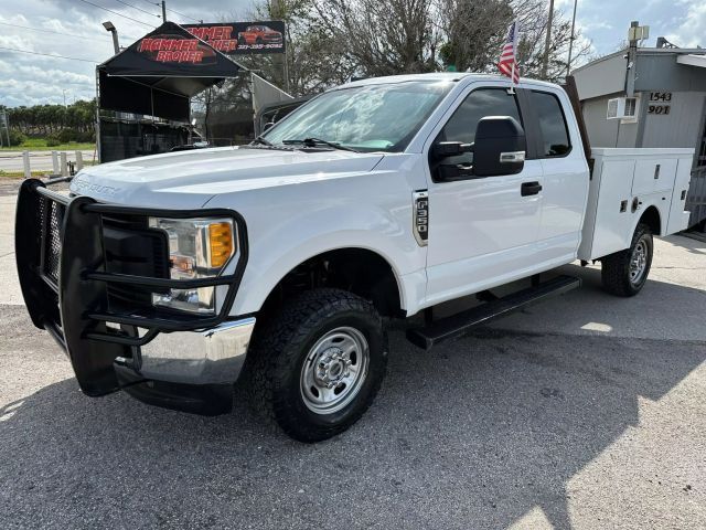 2017 Ford F350 Super Duty Super Cab