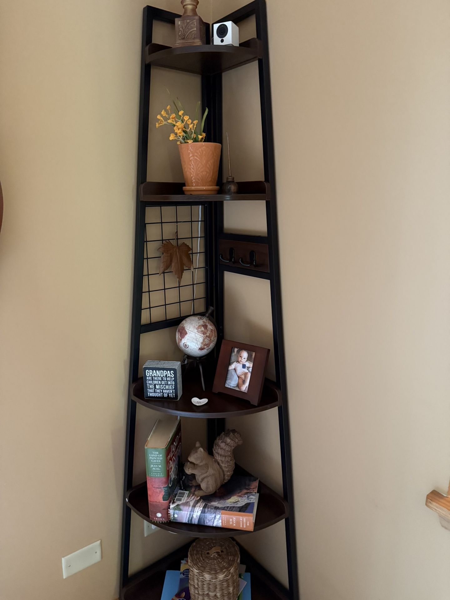 Corner display cabinet