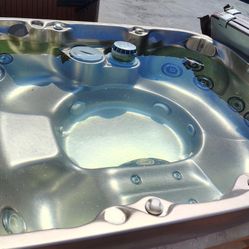 4 Person 10k  Jacuzzi Spa  @@@