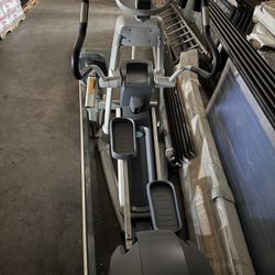 PRECOR - ELLIPTICAL MACHINE EFX 855