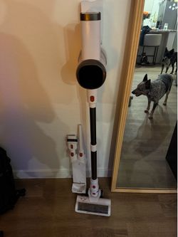 Cordless vacuum