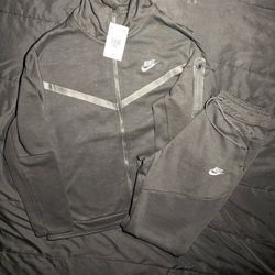 Nike Tech Set