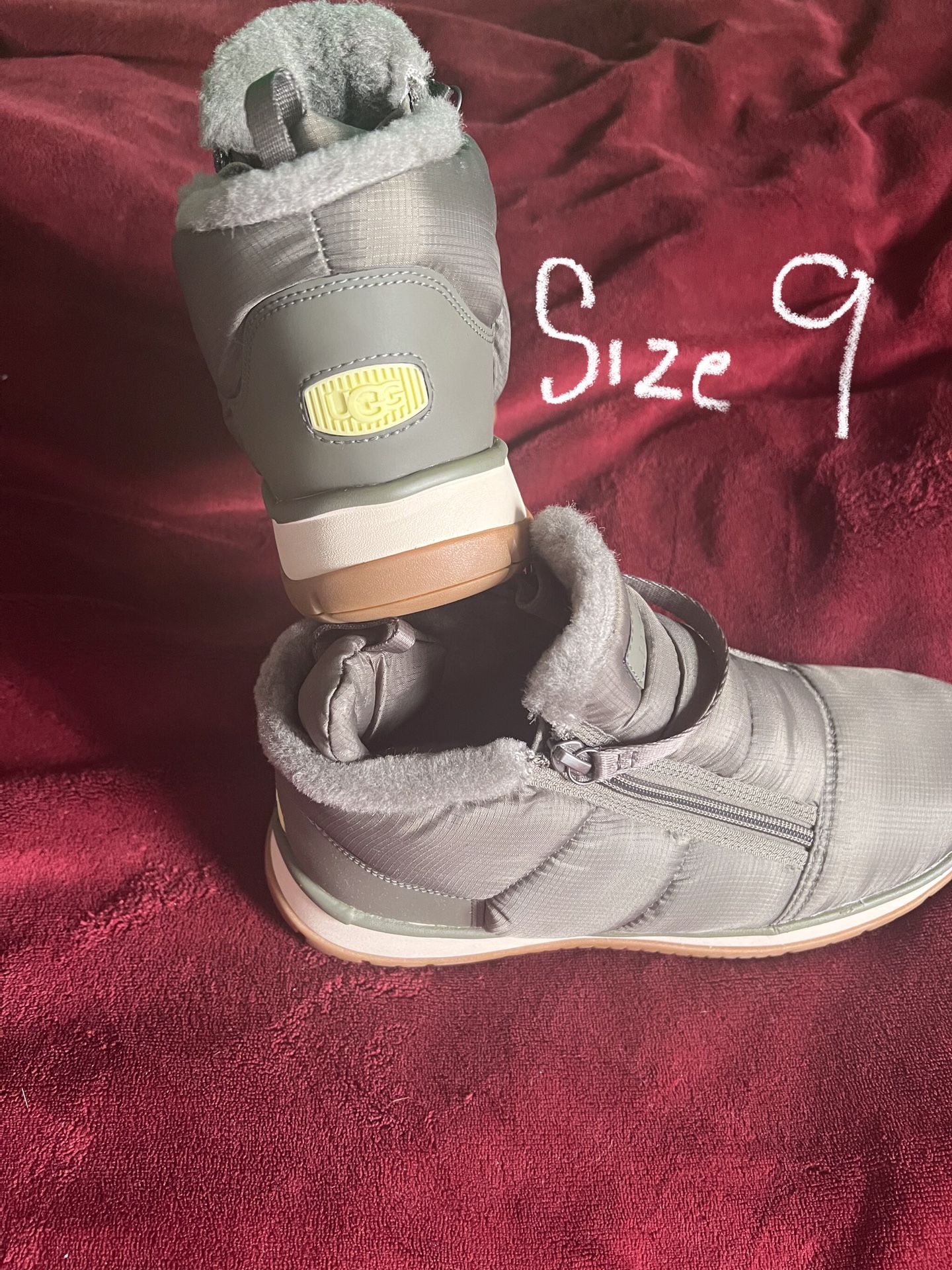 UGG, Lakeside Zip Puffs , Women’s (Gray) Boots 🥾  Size 9