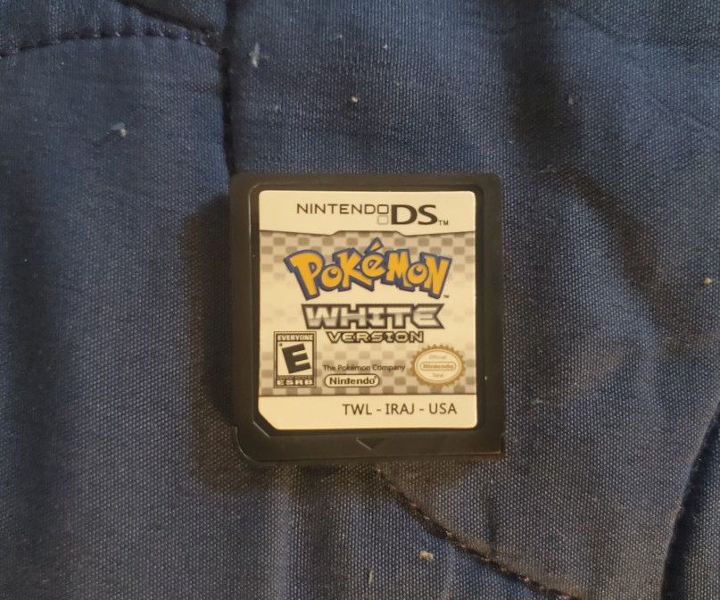 Pokemon White Version 1 Nintendo DS Video Game Cartridge 