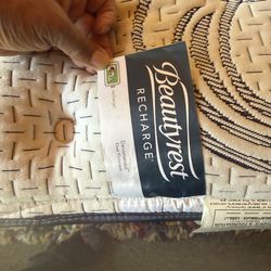 Queen beauty Rest mattress