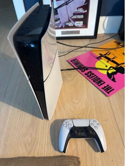 Ps5 with disc slot comes with 1 controller