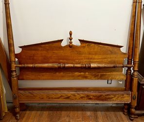 Vintage Early American Colonial Wood Four Poster Canopy Bed – Double