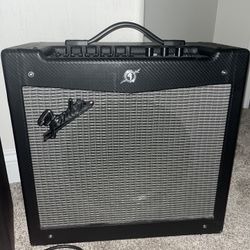 Used Fender MUSTANG VERSION 2 Guitar Combo Amp