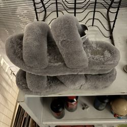 Ugg Oh Yeah, Slides