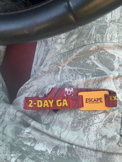 Escape 2-Day GA bracelet