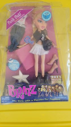 Bratz The Funk Out Collection Cloe 10" doll New in damaged Box 2004 Collectible Retired