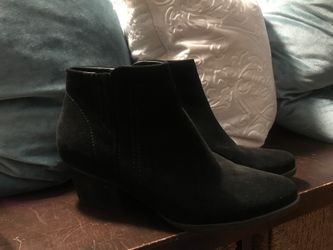 Blondo Waterproof Black Sued Ankle Booties Size:8 Style:Vali