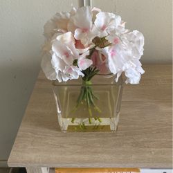 Decorating Flowers In Glass 