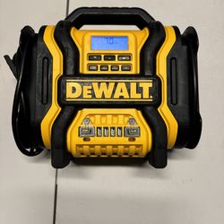 DEWALT 2000A Jumpf Starter + Tire Inflator – Works Great