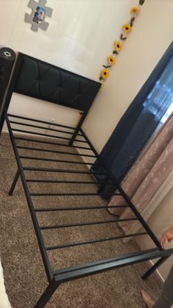 Twin size bed