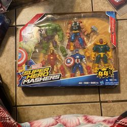 MARVEL SUPERHERO MASHERS SET