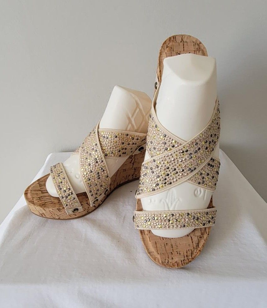 XOXO Women's Belicia Stud Wedge Sandal, Size 8