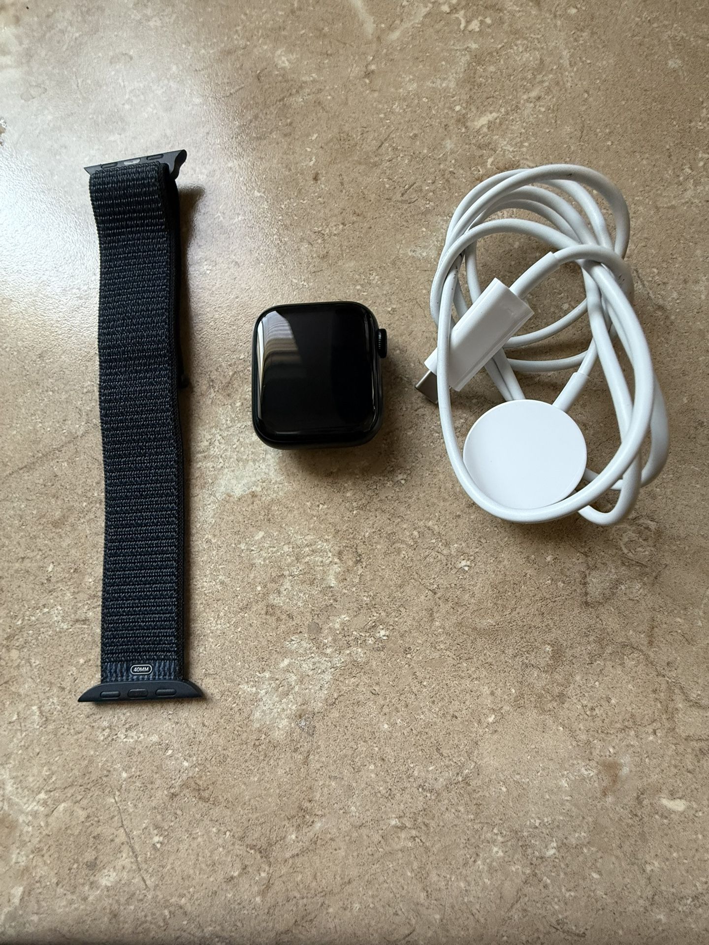 Apple Watch SE 40mm Aluminum Case