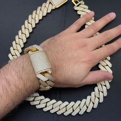 20MM Full Diamond Out Cuban Link Set 14k Gold Plated Doesn't Loses Color 