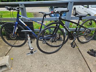 2 Bikes & Pump, 1 Diamondback Insight Bike, 1 Fuji Silhouette