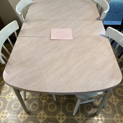 Kitchen table & 4 chairs @Estate Sale