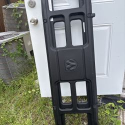     OEM Mopar RAM Bed Extender / Divider (contact info removed)5AE