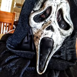 Scream Ghostface Mask