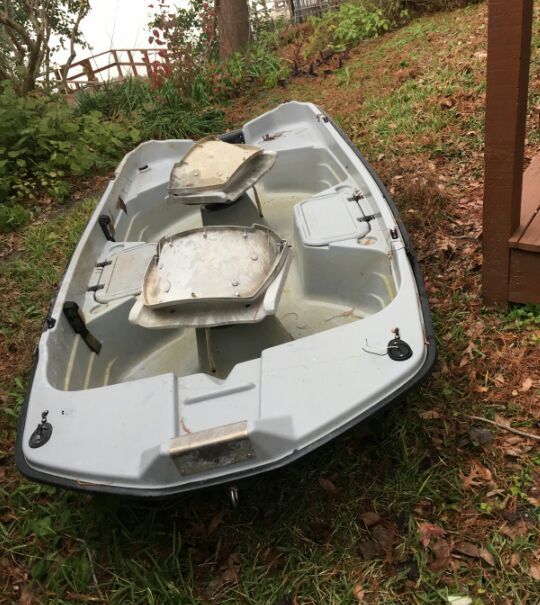 BASS BUSTER FISHING BOAT