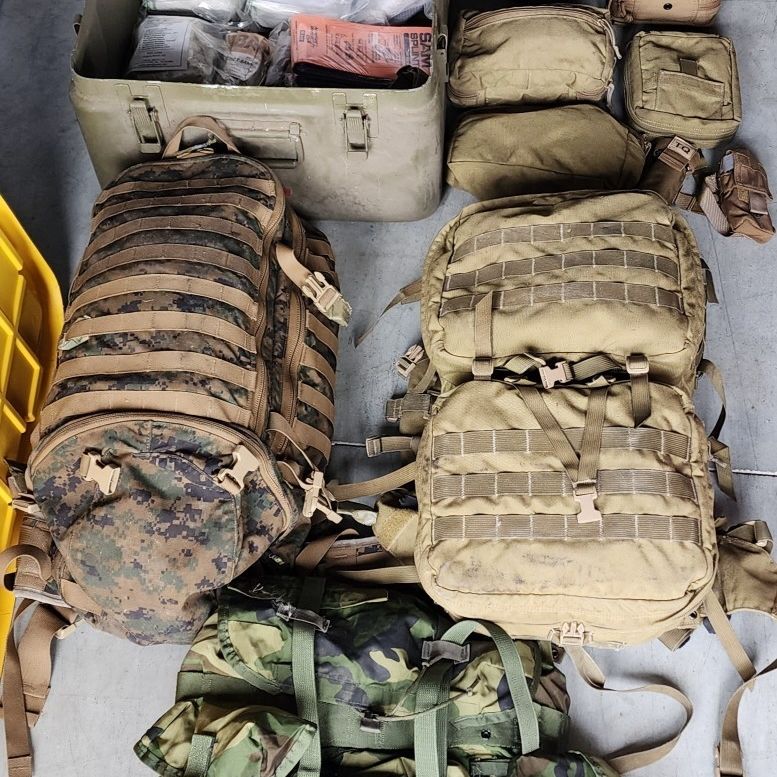 米軍　実物　APB03 CORPSMAN ASSAULT PACK 送料無料 米軍 実物 APB03 CORPSMAN ASSAULT PACK 送料無料 - メルカリ