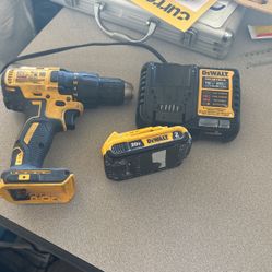 Drill Dewalt 20v