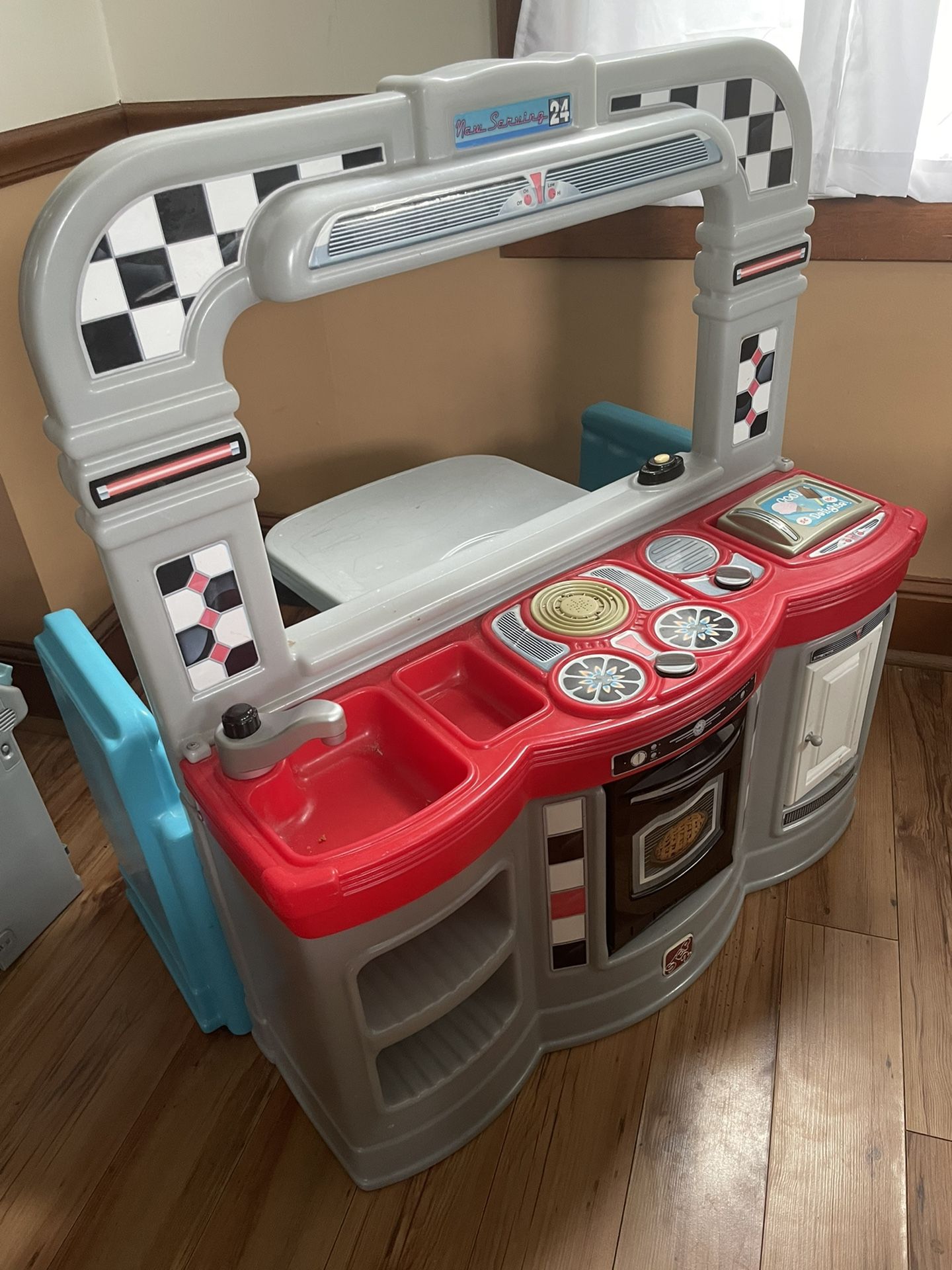 Step 2 hotsell diner kitchen