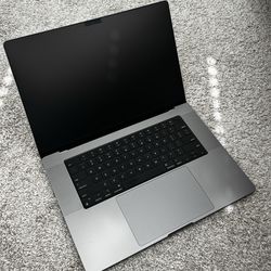 Flawless 16 inch M1 Pro MacBook Pro 512 GB SSD