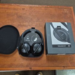 Bose Noise Cancelling Headphones 700