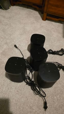 set of 4 sonos surrpund sound Bluetooth speakers