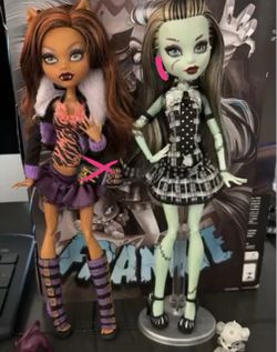 Clawdeen wolf and frankie stein