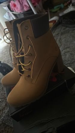 Timberland Lace-Up Heeled Boot