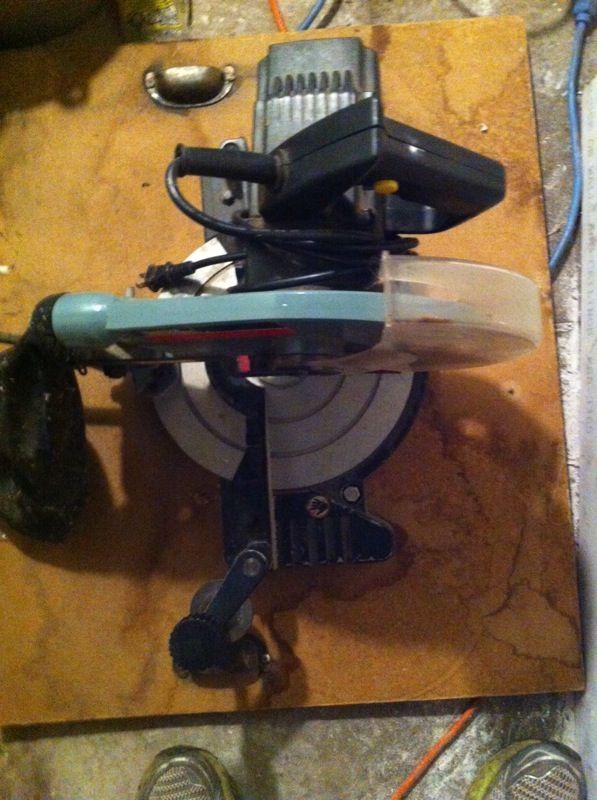 Master mechanic 8-1/4 compound miter saw